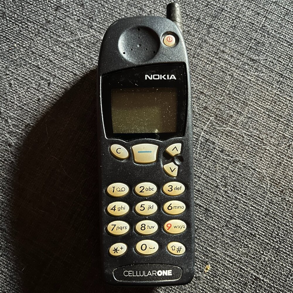 Nokia 5120i with case! - untested